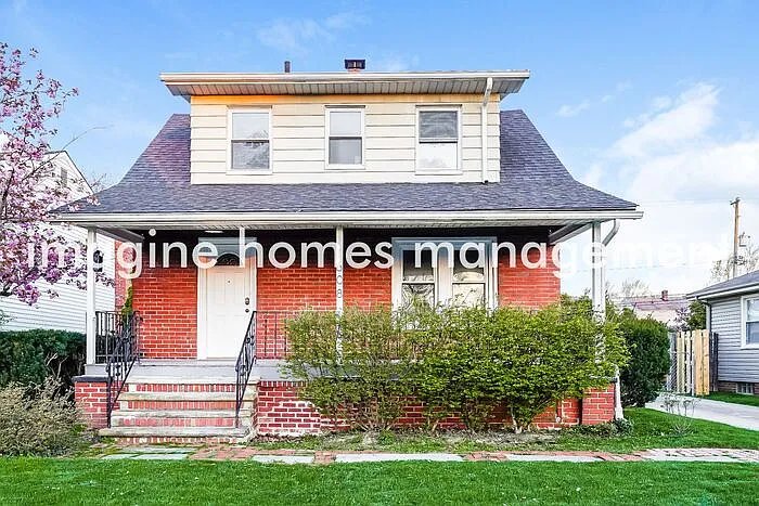 3 bed, 1.5 bath, 1060 sqft, $1,845 — Photo 2