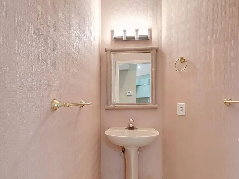 11081 Springbrook Cir — Photo 36