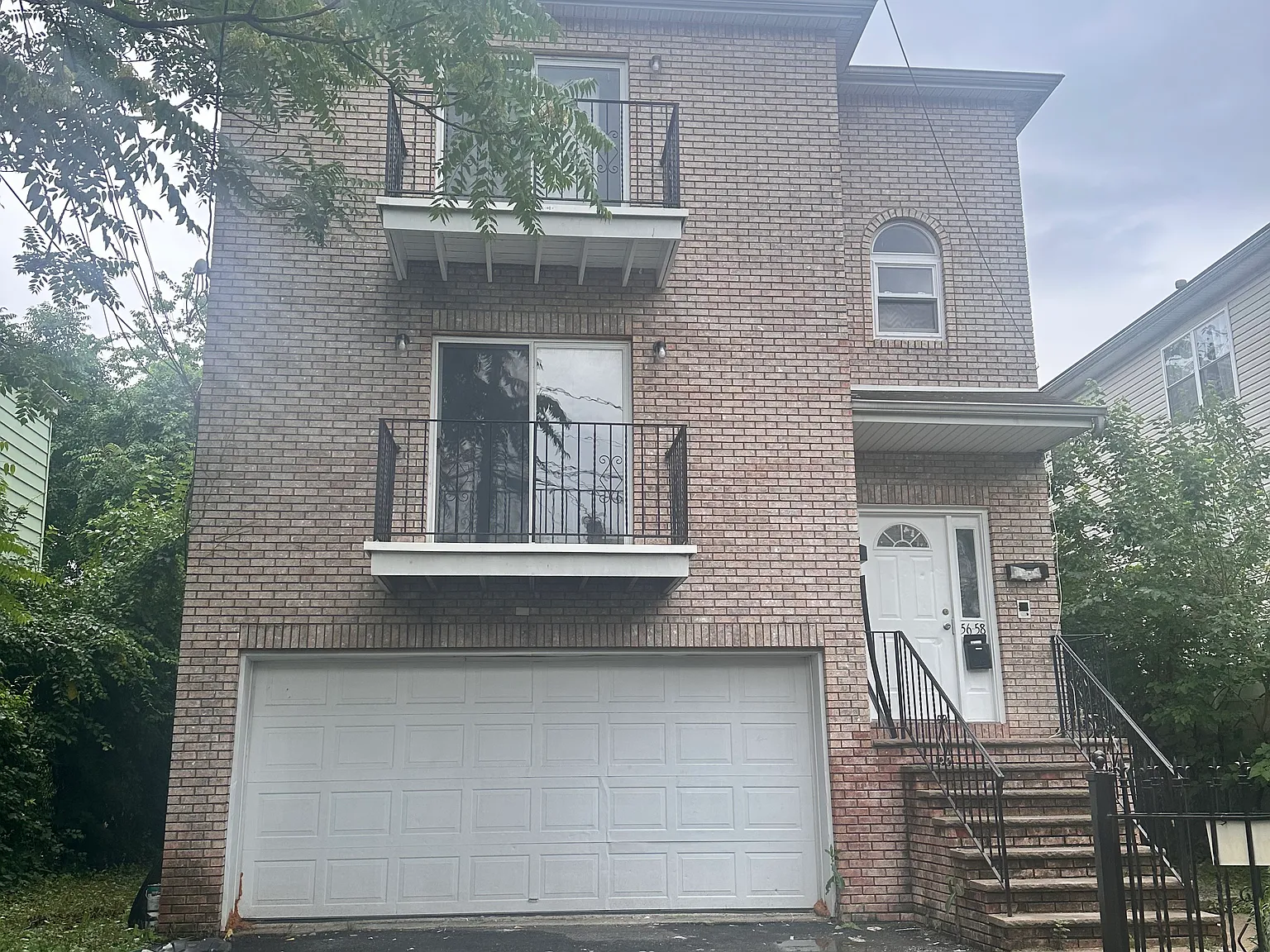 3 bed, $2,700 — Photo 1