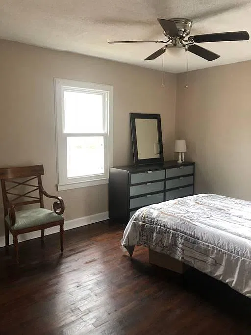 2103 Barberrie Ln — Photo 3