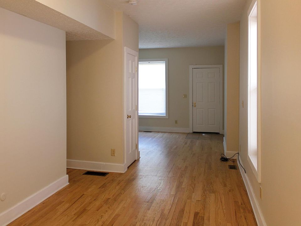 2nd image of 1370-1372 Indianola Ave #41767d1b1