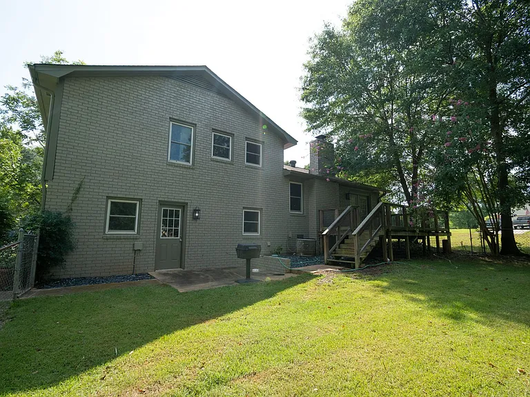 1030 Carriage Hill Rd — Photo 7