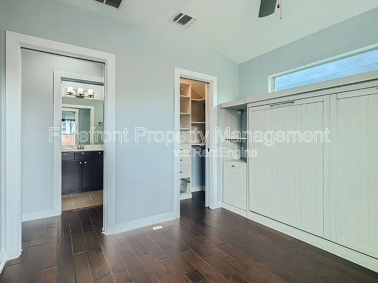 126 E Myrtle St — Photo 24