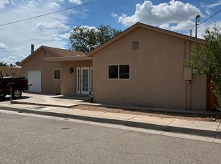 102 Bellrose Ave NW, Albuquerque, NM 87107