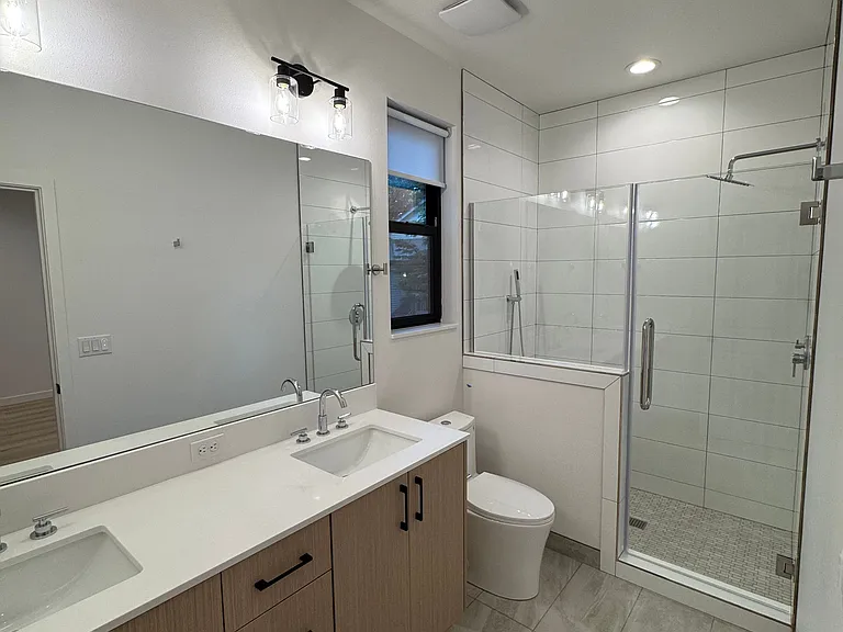 520 NE 117th Ave #612-B — Photo 3