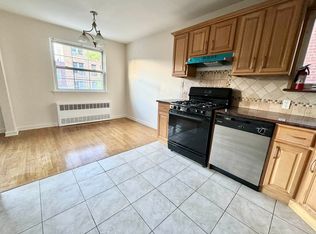 23-17 28th St #5, Astoria, NY 11105