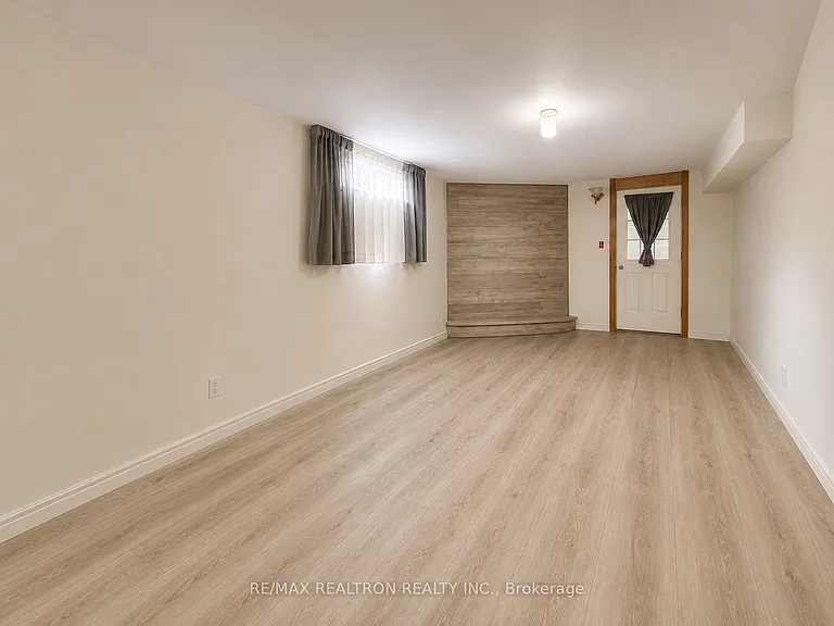 322 Morrish Rd #BASEMENT — Photo 2