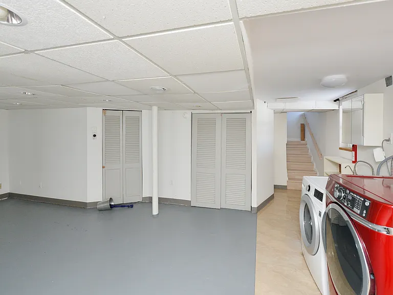 79 Grand Blvd — Photo 27