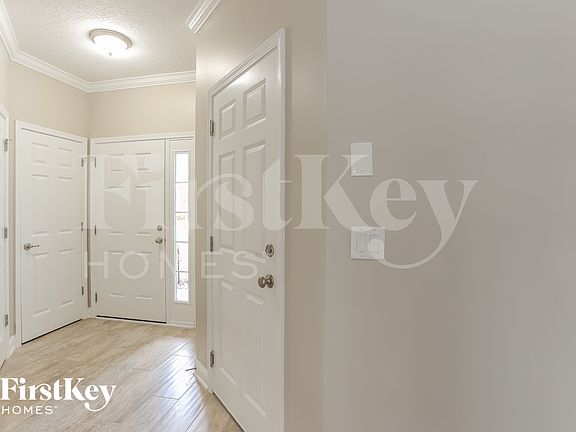 3rd image of 97329 Harbor Concourse Cir