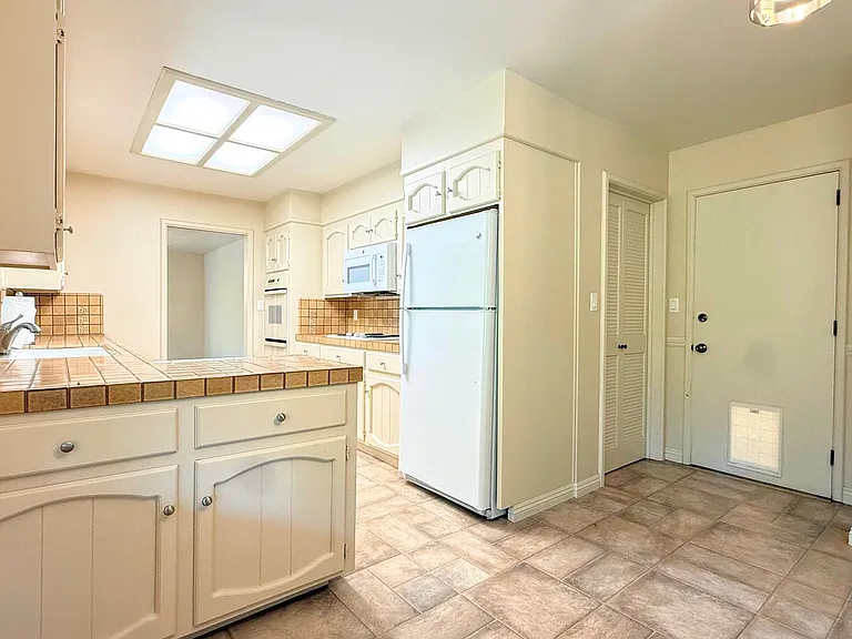 1711 Cabana Dr — Photo 12