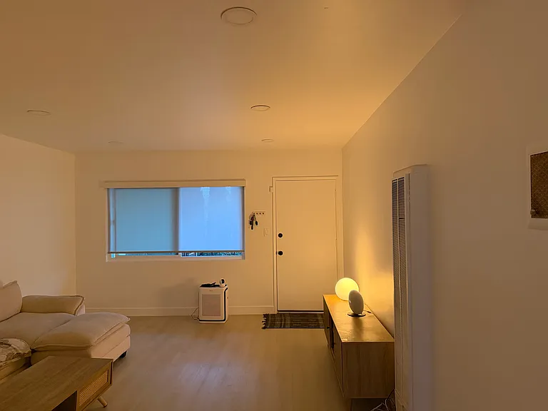 410 N Market St #14 — Photo 8