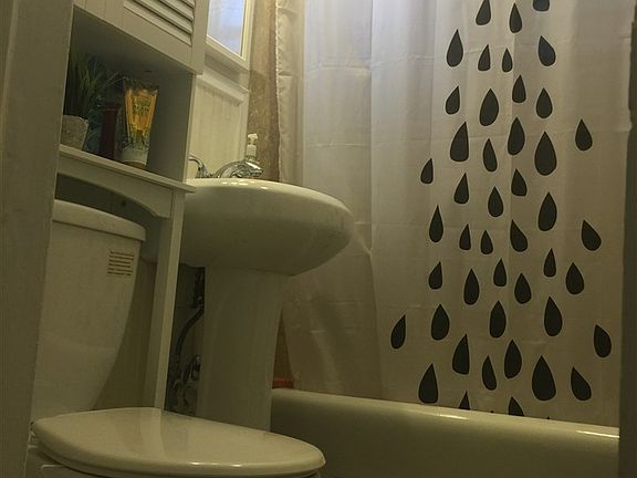 4th image of 131 Kensington Ave #406