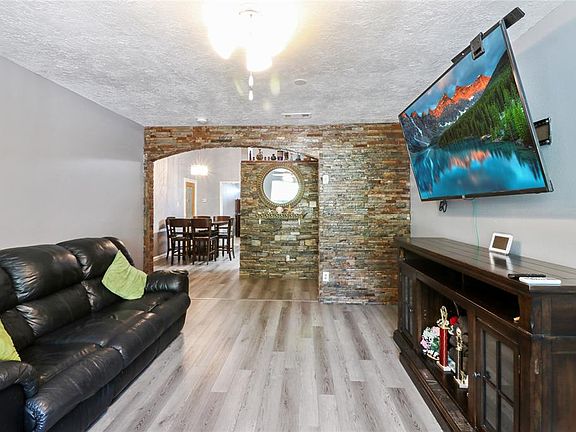 4th image of 10914 Vista Norte Ct