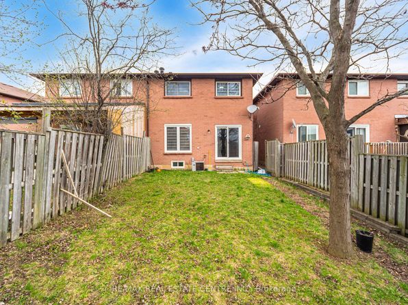 27 Woodsend Run, Brampton, ON L6Y 4G8