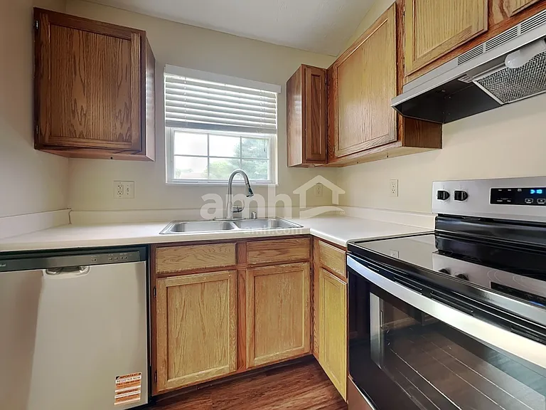 5 Driftwood Ct — Photo 3