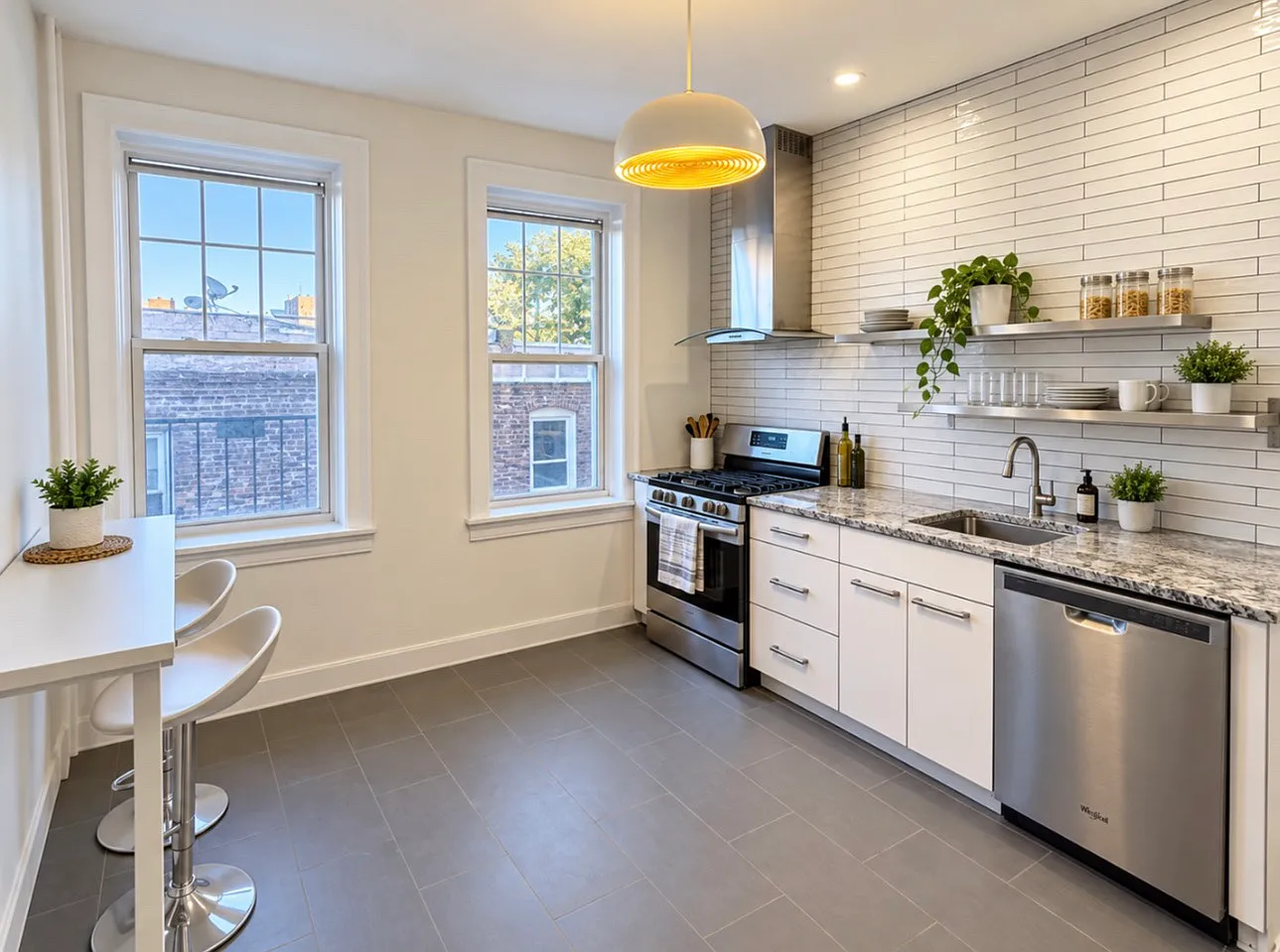 1 bed, 700 sqft, $1,900 — Photo 2