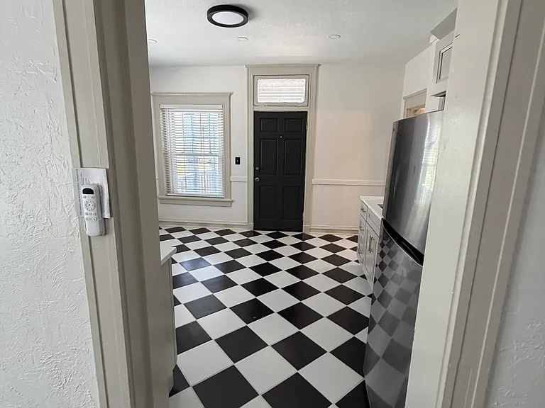 526 Holmes St #2S — Photo 10