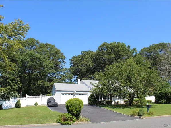 12 Sequoia Drive, Coram, NY 11727