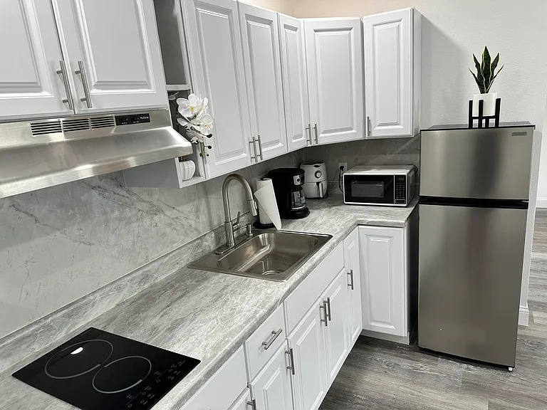 117 Whittier Ln — Photo 2
