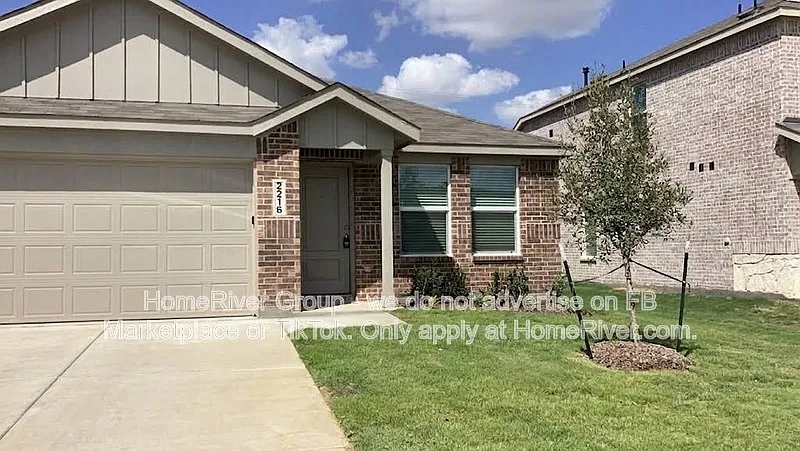 4 bed, 2.0 bath, 1720 sqft, $2,175 — Photo 1