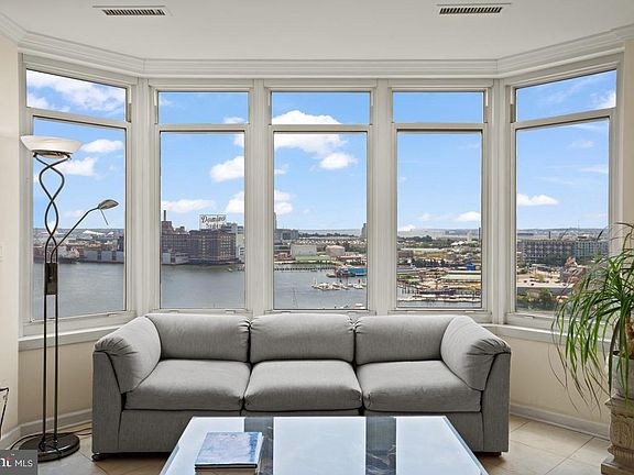 5th image of 100 Harborview Dr Unit 1502