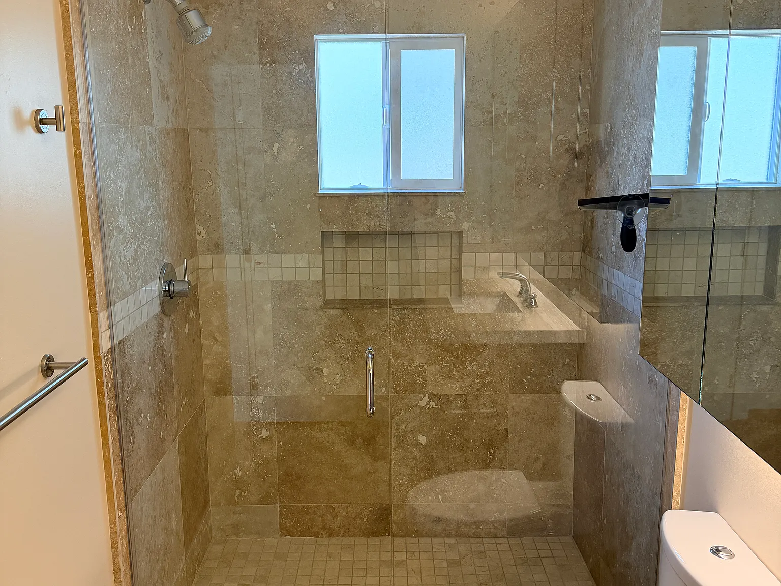 Studio, 200 sqft, $1,500 — Photo 3