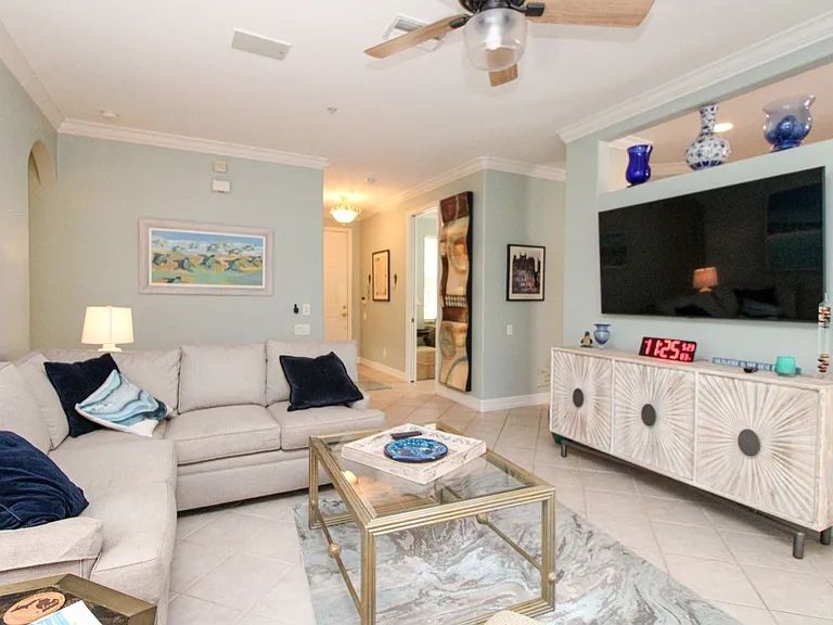 817 Carrick Bend Cir #101 — Photo 27