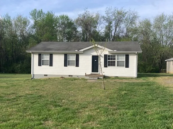 1040 Rebecca Dr, Burns, TN 37029