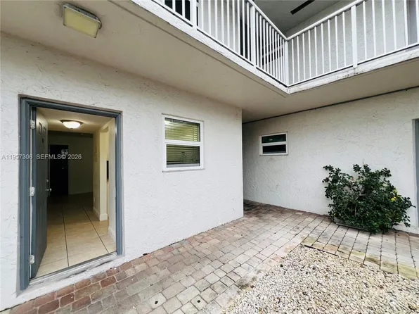 2040 NW 89th Ave #104, Pembroke Pines, FL 33028