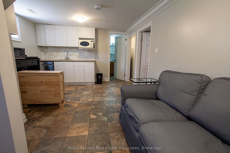 Toronto House for rent - 1 Bedroom — photo 3