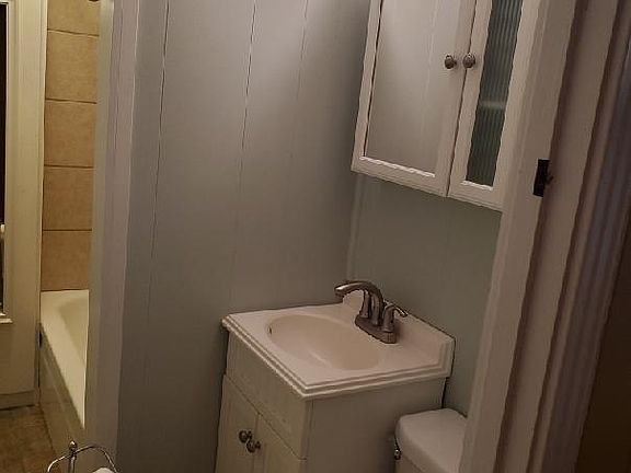2nd image of 3728 Lake Shore Dr