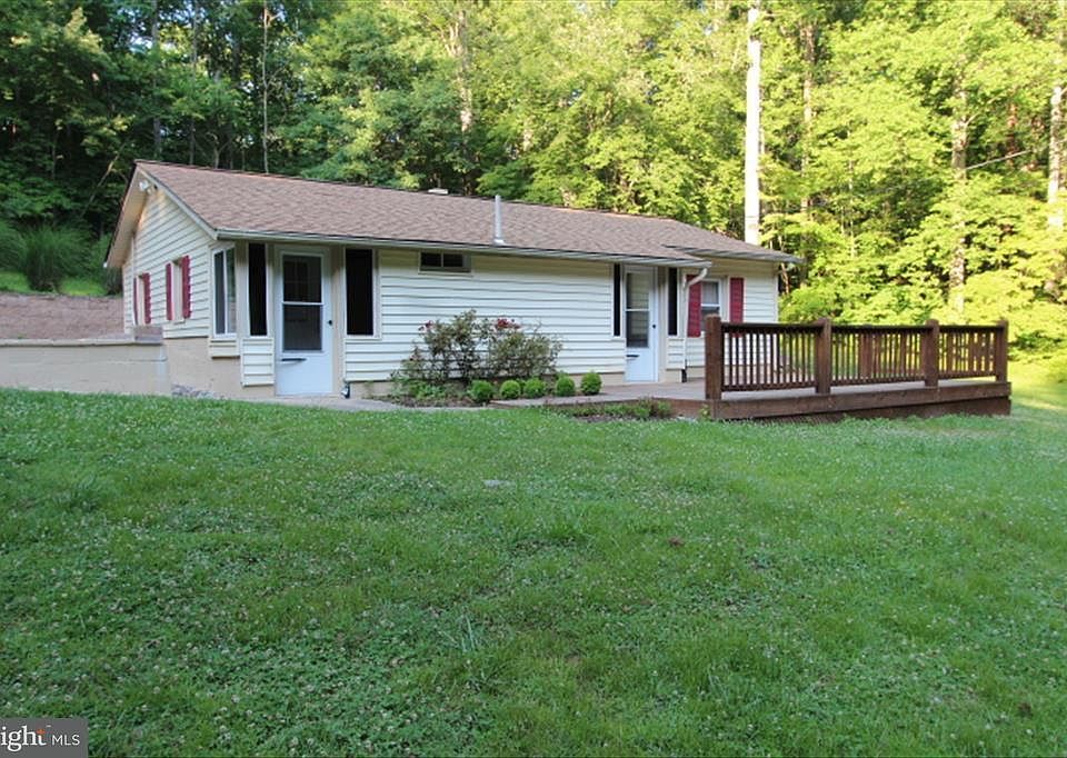 1st image of 104 Honeysuckle Ln