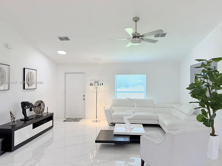 700 Connecticut Ln — Photo 11