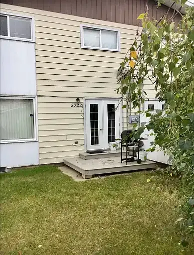 5722 49a St #5722 — Photo 1