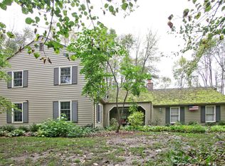 709 W Auburn Ct, Mequon, WI 53092
