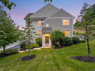 2608 Hawthorn Way, New Windsor, NY 12553
