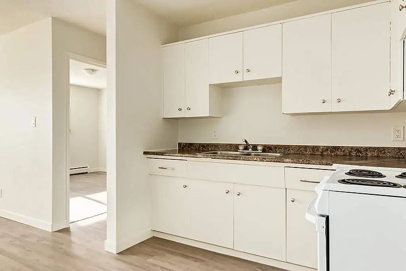 Edmonton Apartment for rent - 2 Bedrooms — photo 6