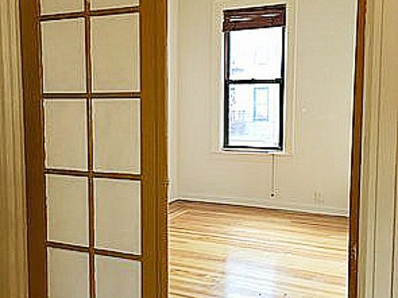 2nd image of 3115 34th St APT 3A