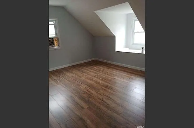 69 Rugby Dr — Photo 2