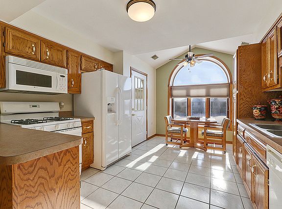 4th image of 6411 Pine Trail Ln APT 4