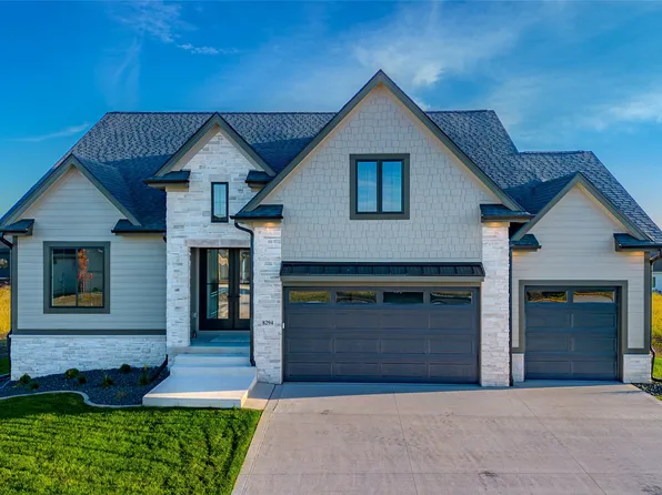 8294 Edgewood Ct, West Des Moines, IA 50266