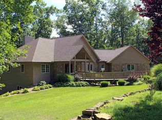 153 Hilltop Ln, Nashville, IN 47448