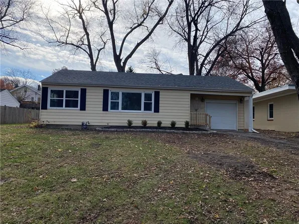 3104 Faraon St, Saint Joseph, MO 64501