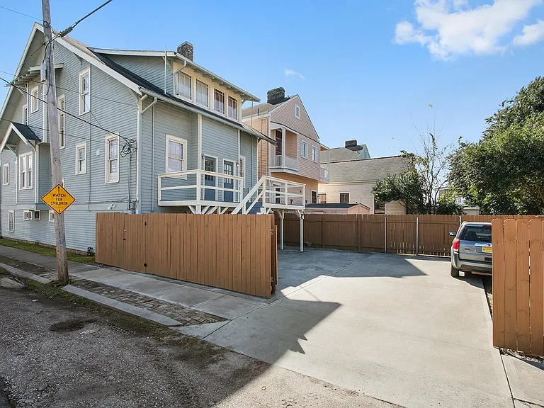 1242 Cambronne St — Photo 2