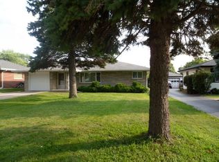 549 E 4th St, Lockport, IL 60441