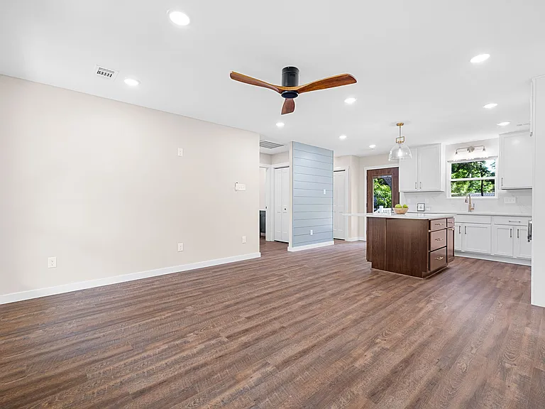 506 W Woodruff Ave — Photo 10