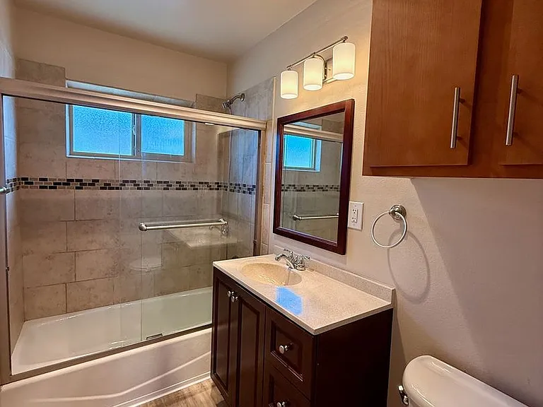 4837-4843.5 Kansas St — Photo 13