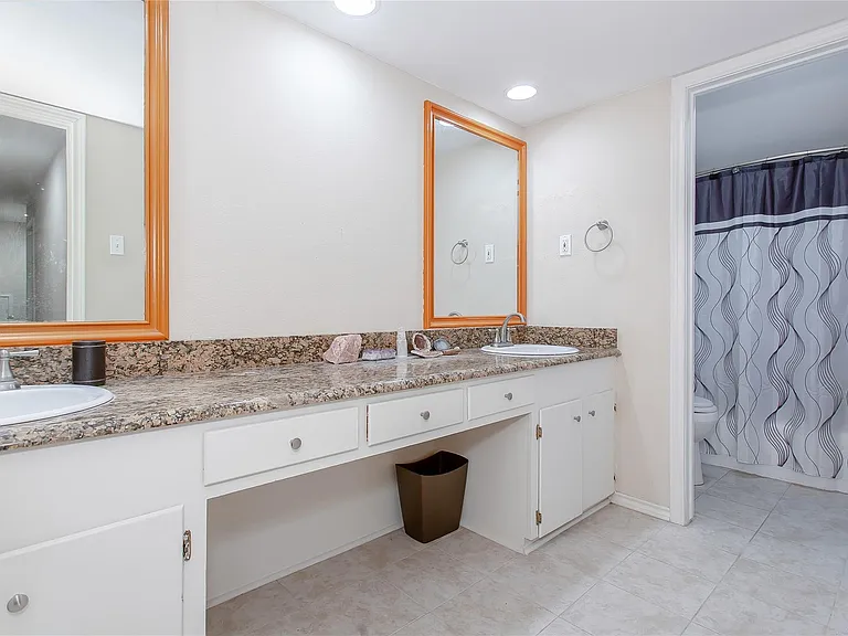 1428 Dumont Dr — Photo 20