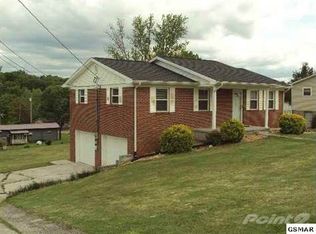 1082 Hale Rd, Dandridge, TN 37725