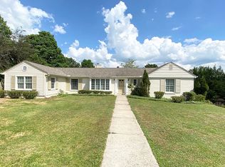 202 Mellon St, Ligonier, PA 15658